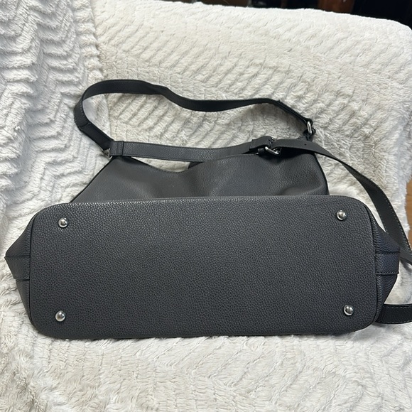 Charming Charlie Large Gray Tote Bag, Two Straps, soft Supple VEGAN Leather - Picture 4 of 9